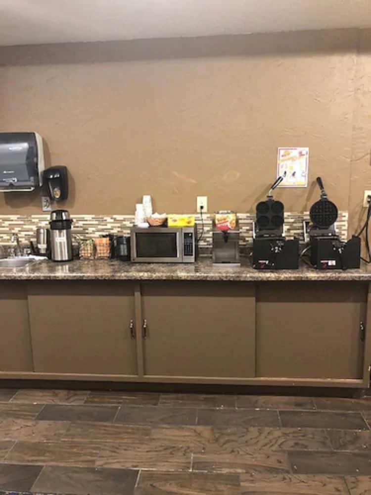布卢明顿城堡酒店和会议中心 外观 照片